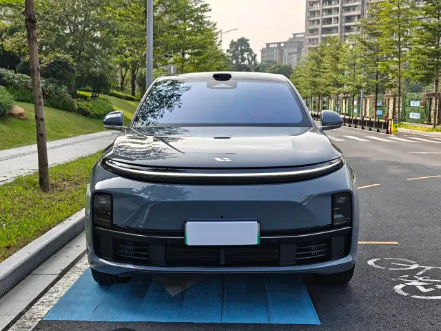 Li Auto Li Auto L7 2025 Max Smart Renewal Edition — Фото автомобиля 2