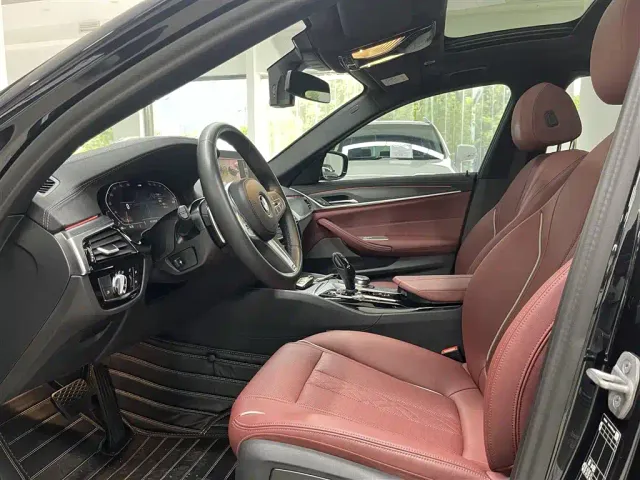 BMW 5 Series — Фото автомобиля 23