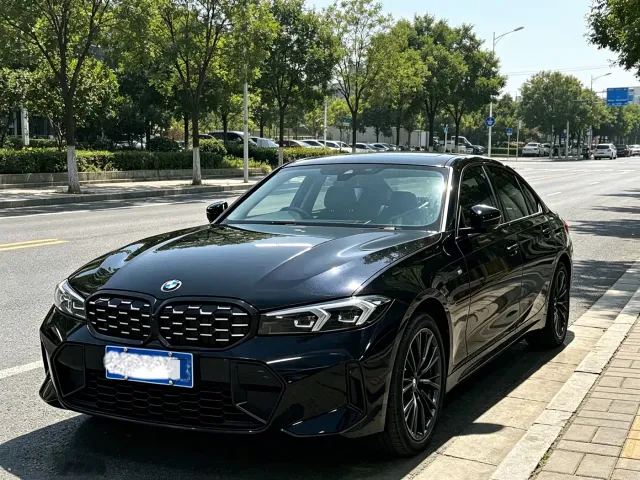 Фотография автомобиля — BMW 3 Series