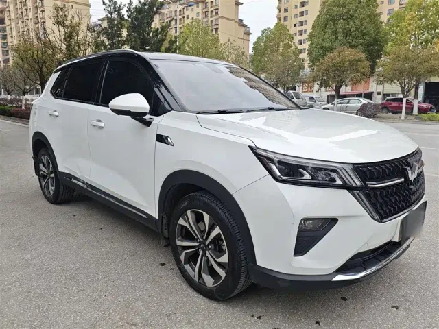 Wuling Asta — Фото автомобиля 5