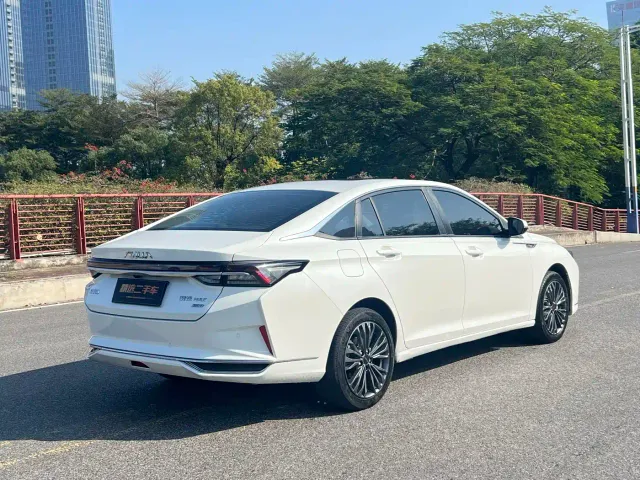 Dongfeng Yixuan MAX — Фото автомобиля 5
