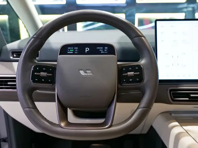 Li Auto MEGA — Фото автомобиля 13