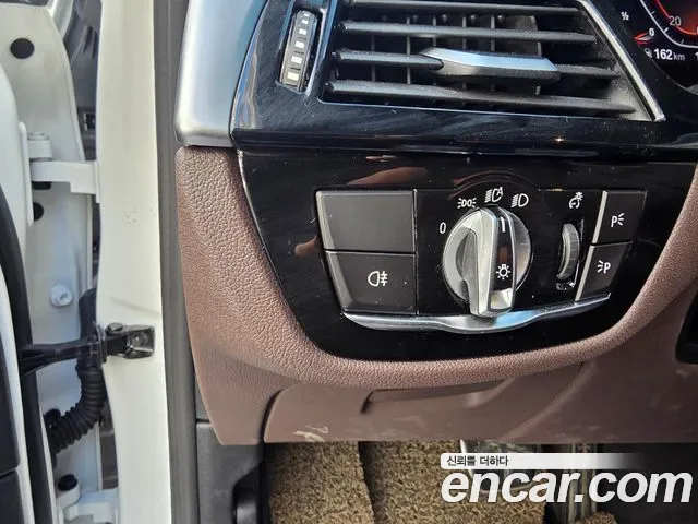 BMW 5 Series G30 — Фото автомобиля 13