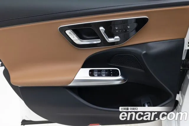 Mercedes-Benz E-Class — Фото автомобиля 14