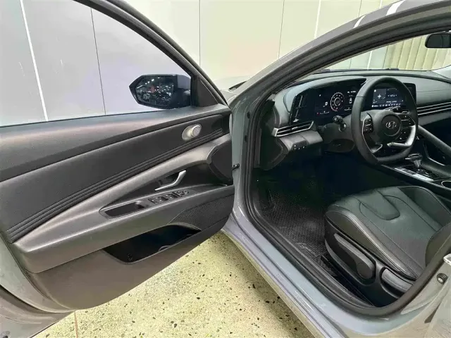 Hyundai Elantra — Фото автомобиля 15
