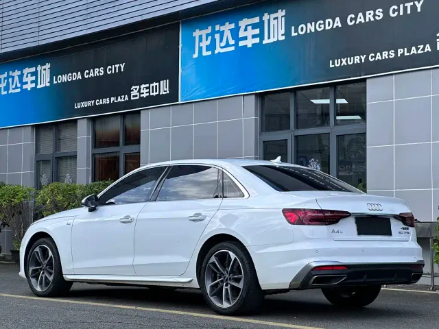 Audi A4L — Фото автомобиля 13
