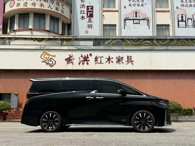 Toyota Crown — Фото автомобиля 10