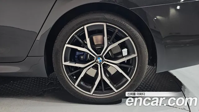 BMW 5 Series G30 — Фото автомобиля 21