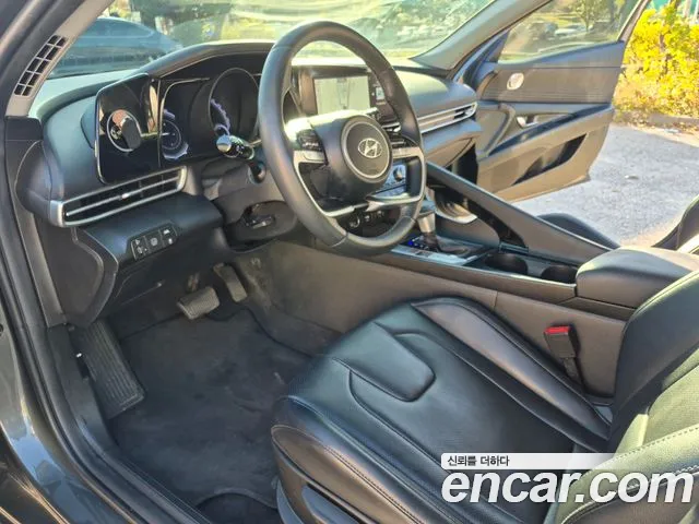 Hyundai Avante CN7 — Фото автомобиля 10