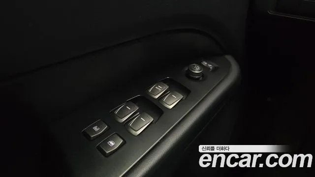 KG_Mobility_Ssangyong Rexton Новый Rexton Sport Khan Дизель 2.2 4WD — Фото автомобиля 18