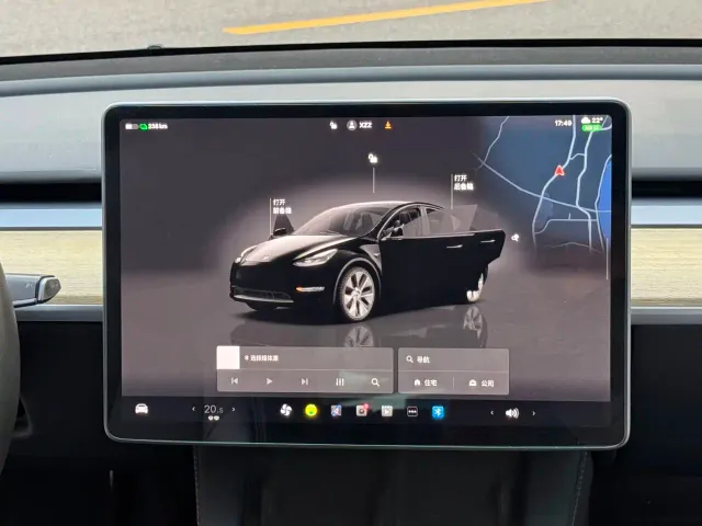 Tesla Model Y — Фото автомобиля 11