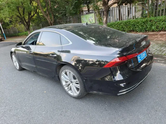 Audi A7L — Фото автомобиля 10