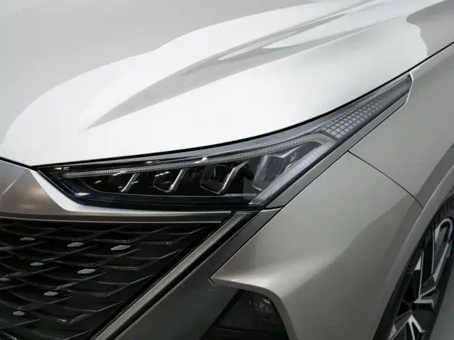 Roewe RX9 — Фото автомобиля 7