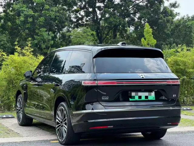 Nio ES8 — Фото автомобиля 17
