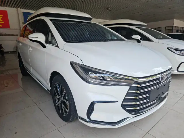 BYD Song MAX — Фото автомобиля 3