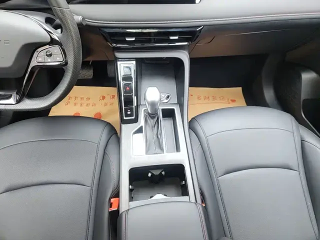 Roewe i5 — Фото автомобиля 13