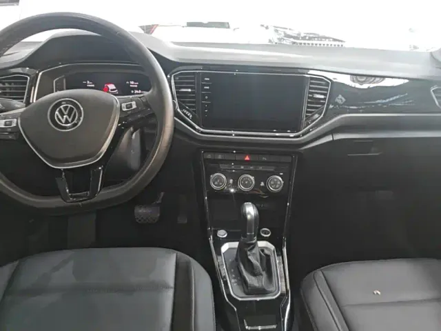 Volkswagen T-Roc — Фото автомобиля 9