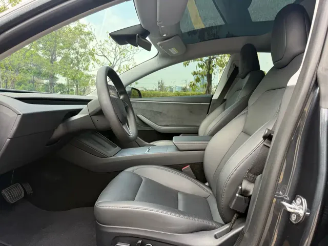 Tesla Model 3 — Фото автомобиля 4