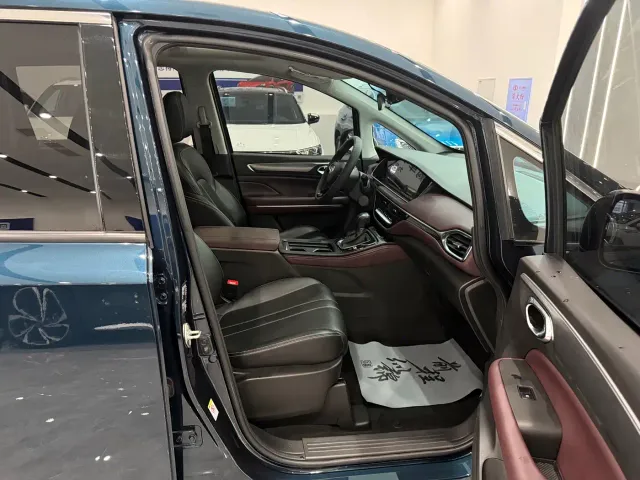 GAC Trumpchi M6 — Фото автомобиля 12