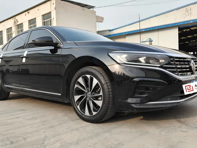 Volkswagen Passat — Фото автомобиля 2