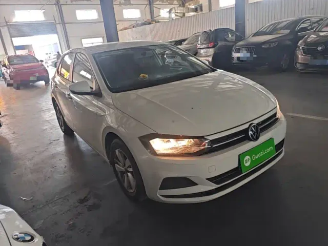 Volkswagen Polo — Фото автомобиля 3