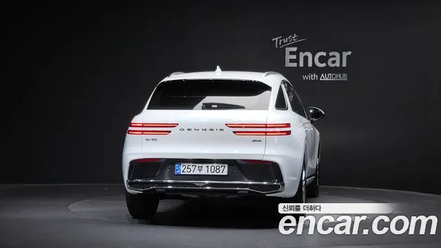 Genesis GV70 — Фото автомобиля 4
