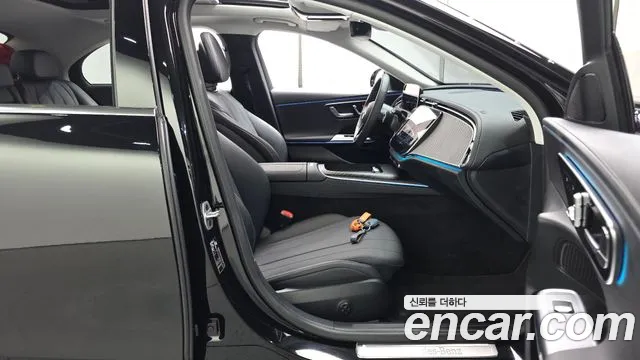 Mercedes-Benz E-Class — Фото автомобиля 25
