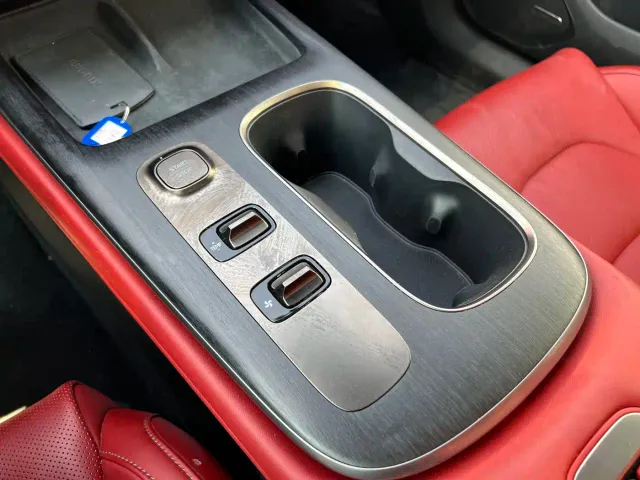 Xiaomi SU7 — Фото автомобиля 10