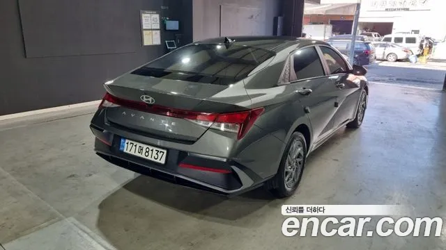 Hyundai Avante CN7 — Фото автомобиля 3