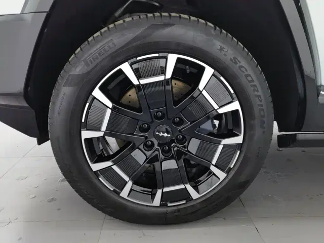 BYD FangChengBao Leopard 8 — Фото автомобиля 17