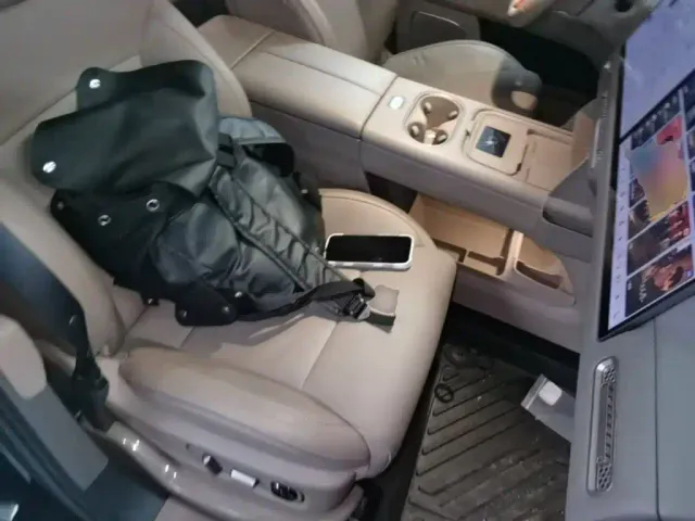 Li Auto Li Auto i6 2025 2WD Base Model — Фото автомобиля 24