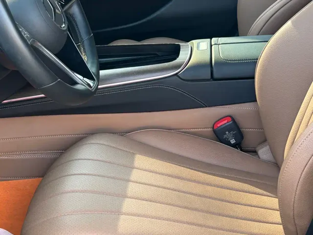 Mercedes-Benz E-Class — Фото автомобиля 5