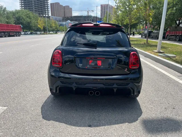 MINI Hatch — Фото автомобиля 18