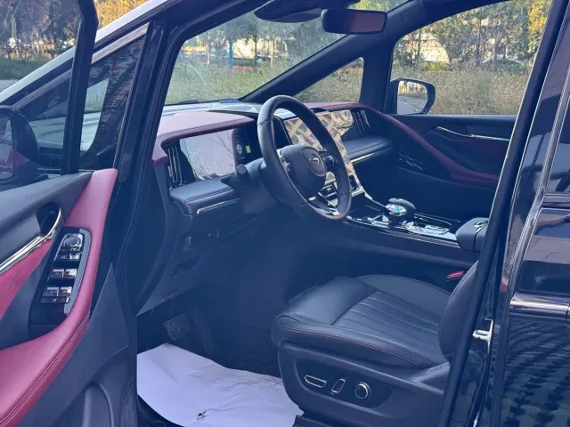 GAC Trumpchi M8 — Фото автомобиля 22