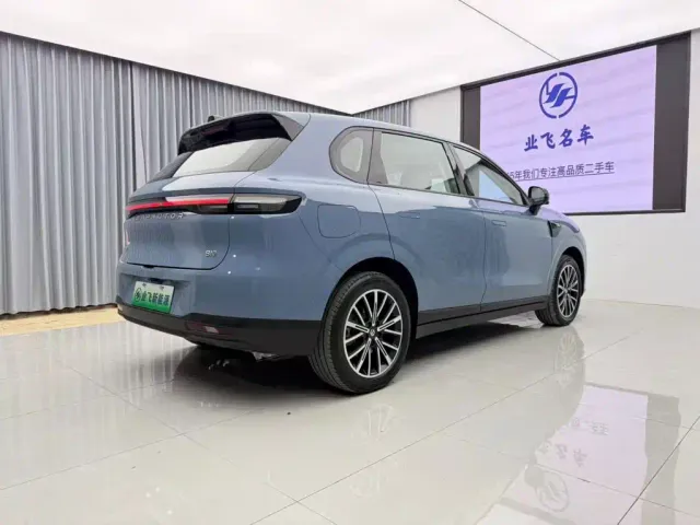 Leapmotor B10 — Фото автомобиля 4