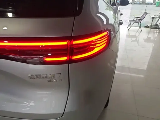 Geely Galaxy Starship 7 EM-i — Фото автомобиля 7