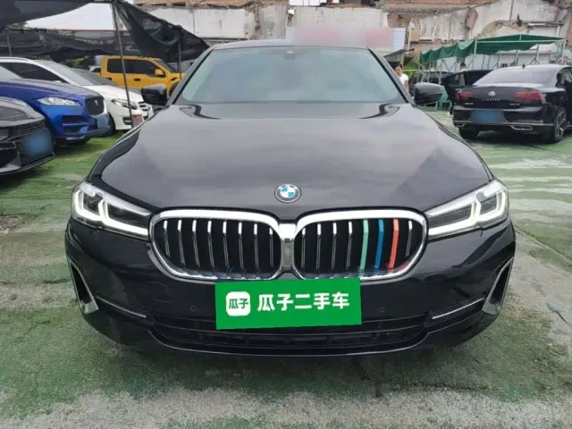 BMW 5 Series — Фото автомобиля 2