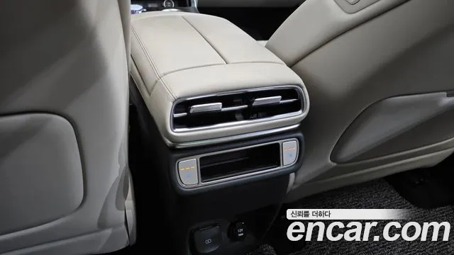 Genesis GV80 — Фото автомобиля 24