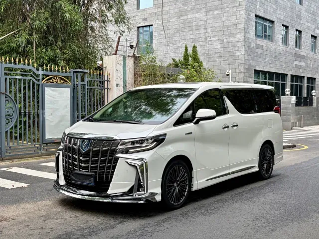 Фотография автомобиля — Toyota Alphard