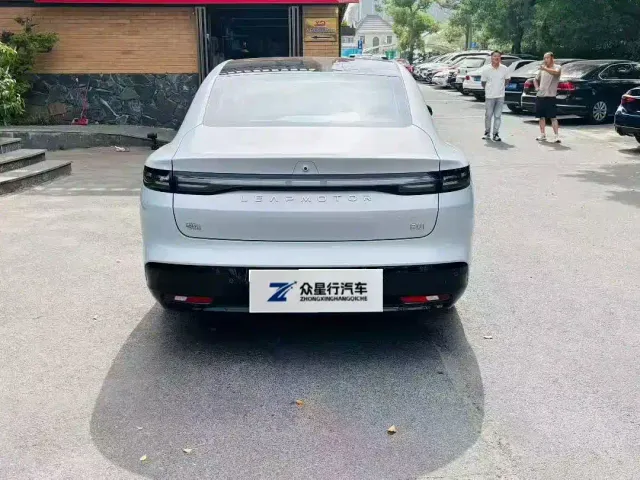 Leapmotor B01 — Фото автомобиля 4