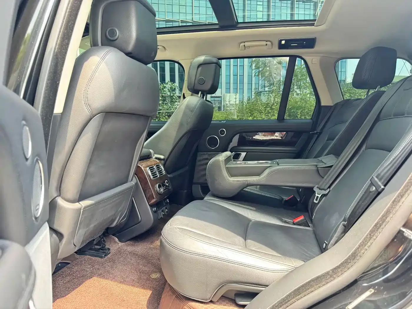 Land Rover Range Rover 2019 3.0 SC V6 Golden Age Edition — Фото автомобиля 6