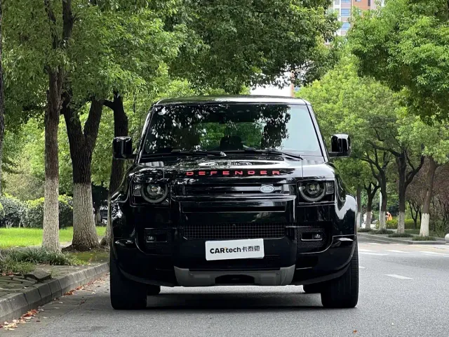 Land Rover Defender — Фото автомобиля 3