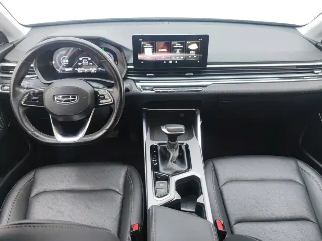 Geely Emgrand — Фото автомобиля 12