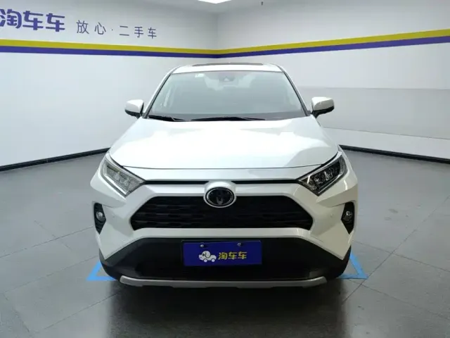 Toyota RAV4 — Фото автомобиля 2