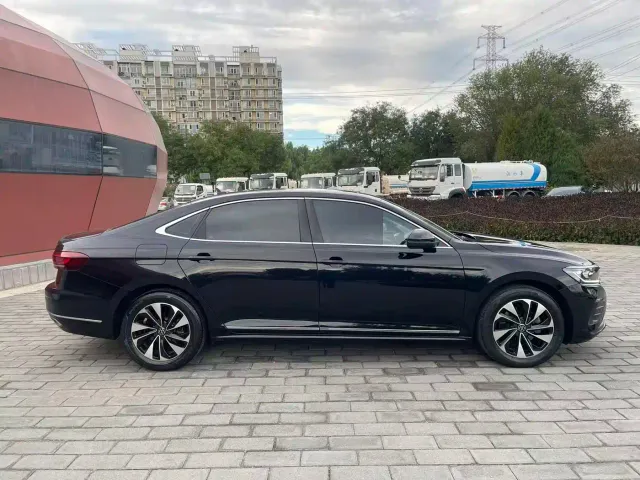 Volkswagen Passat — Фото автомобиля 4