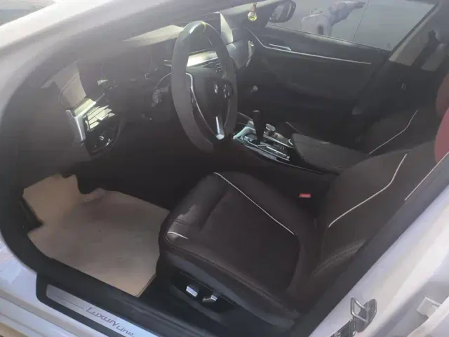 BMW 5 Series — Фото автомобиля 9