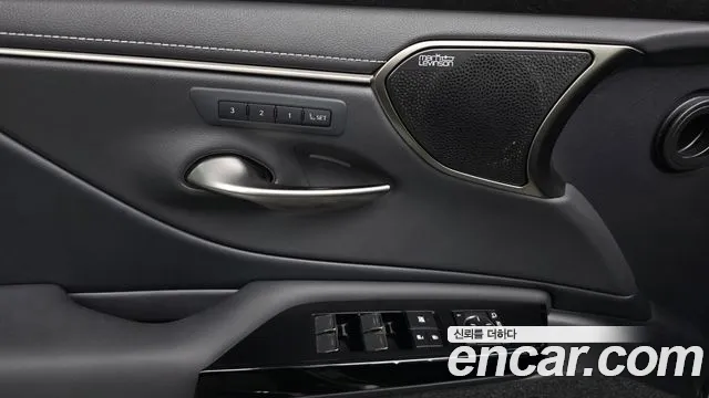 Lexus ES — Фото автомобиля 20