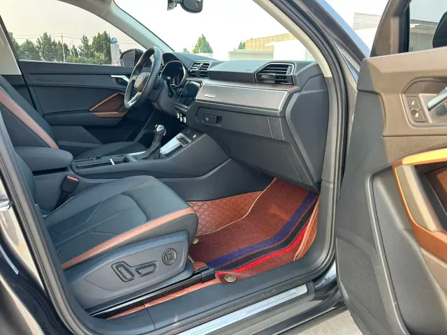 Audi Q3 — Фото автомобиля 10