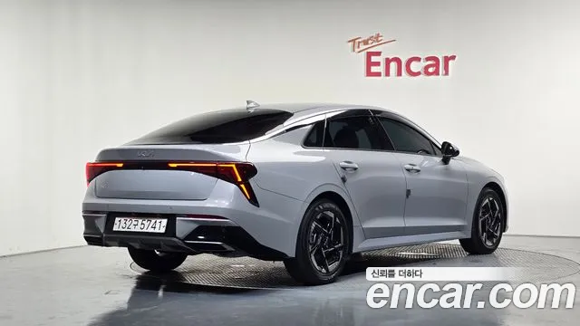 Kia K5 Новый K5 3 поколение 2.0 LPi(Для проката) — Фото автомобиля 2