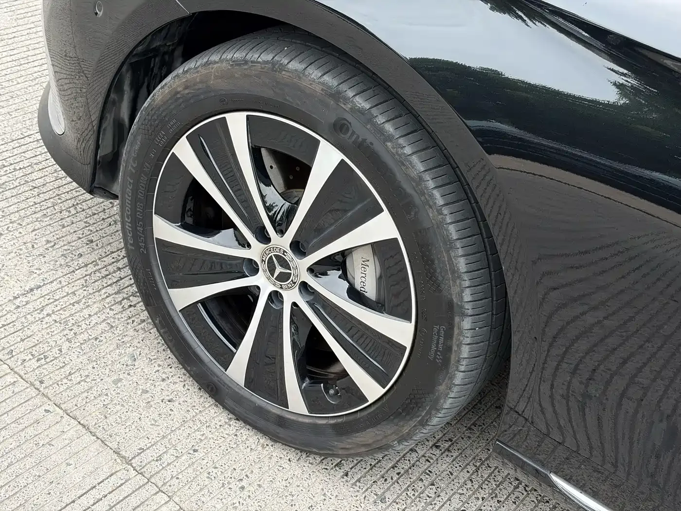 Mercedes-Benz Mercedes-Benz E-Class New Energy 2022 E 350 e L Plug-in Hybrid Sedan — Фото автомобиля 12